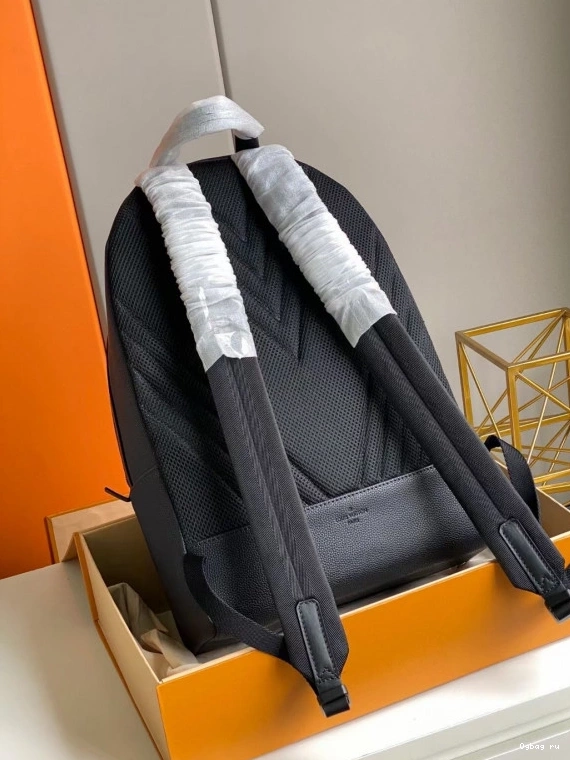 VUITTON LOUIS BACKPACK 0822